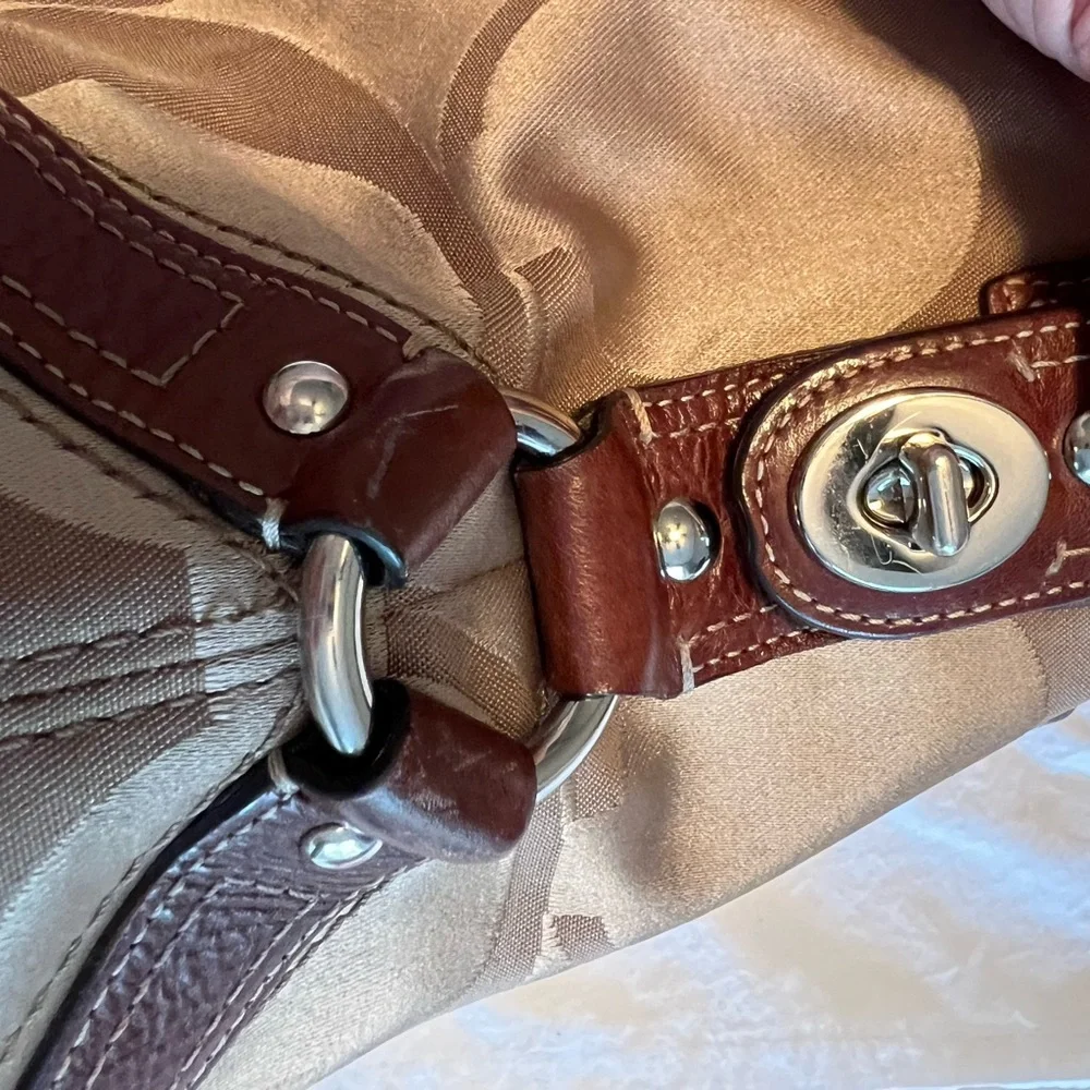 Coach Vintage Purse with Coach Tag still loads of life left. - Picture 8 of 11